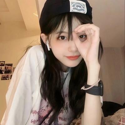 纯真小镇的夫人海报